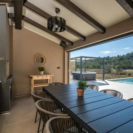 Villa Two Bedroom With Pool Hum