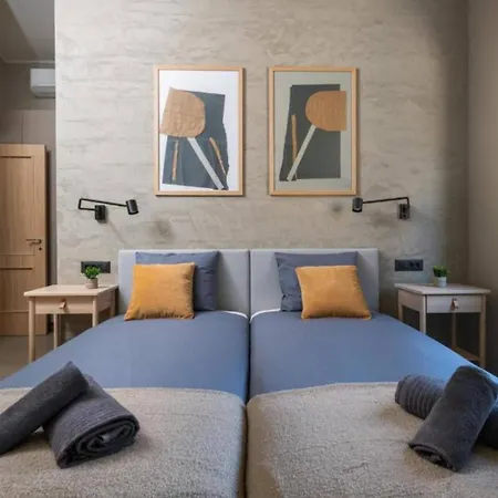 Two Bedroom With Pool Hum