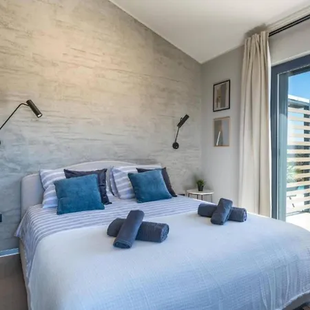 Two Bedroom With Pool Hum