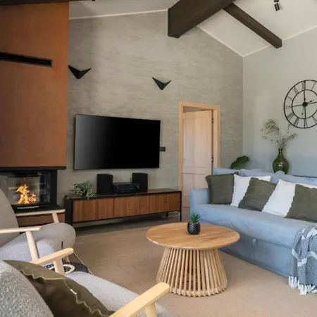 Two Bedroom With Pool * Hum