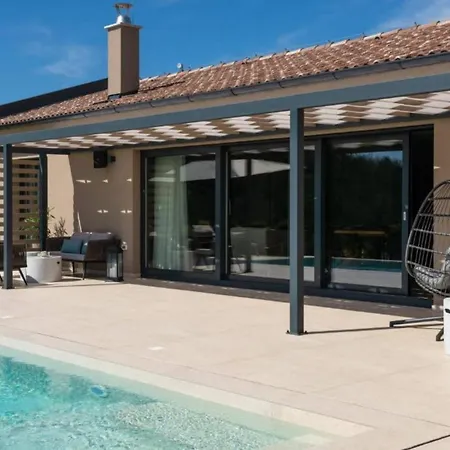 Two Bedroom With Pool Villa Hum